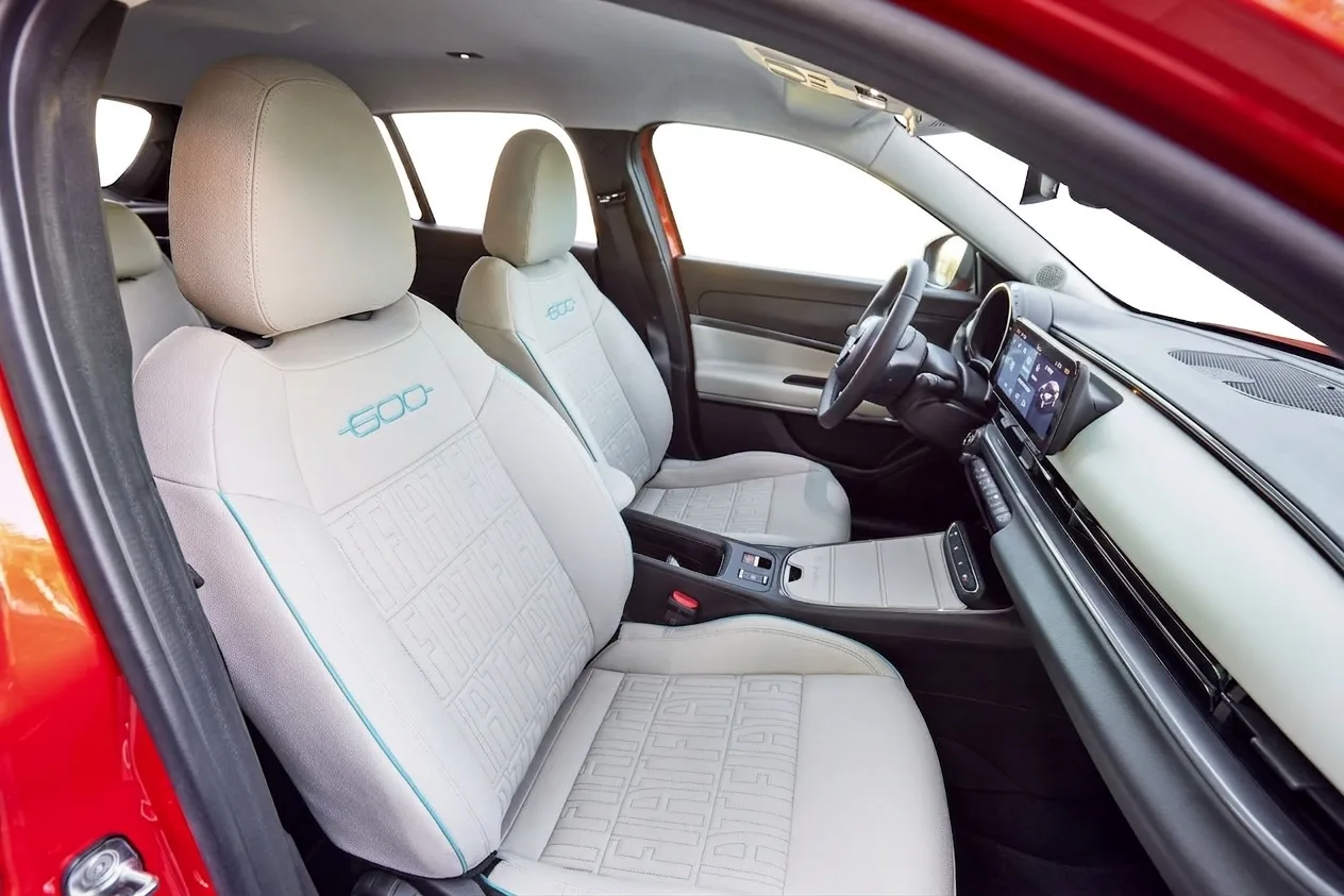 Car Inside - Fiat 600